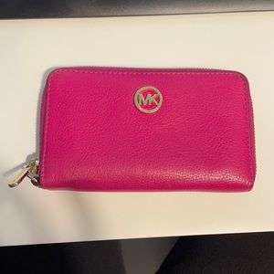 Michael Kors zipper wallet